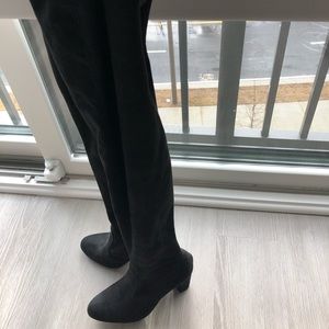 Ezra • Steve Madden • HighKnee Boots • 6.5 • Black